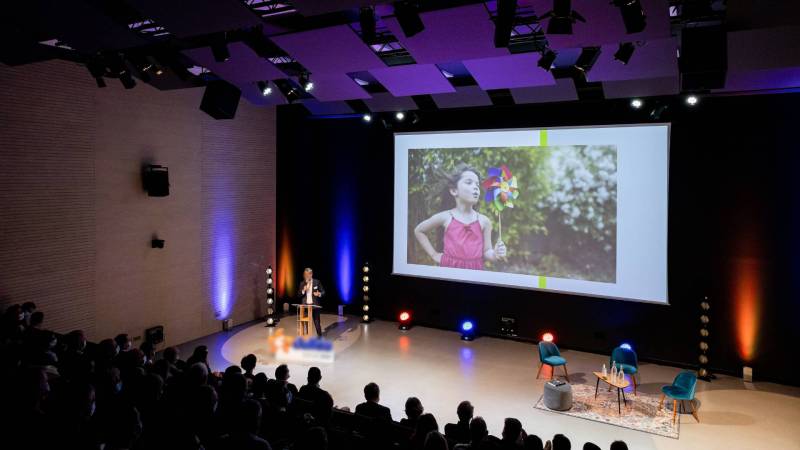 Organisez votre événement professionnel à la Fruitière Numérique à Lourmarin proche de Marseille avec GNB Technique