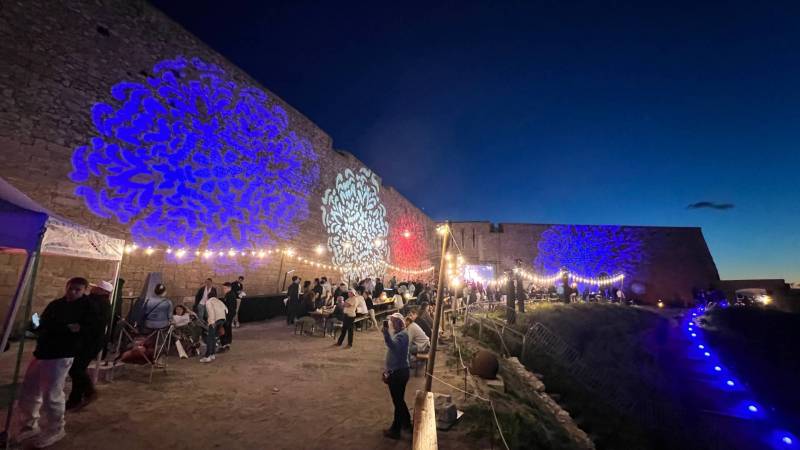 Arrivée de la flamme olympique - citadelle marseille - mise en lumière