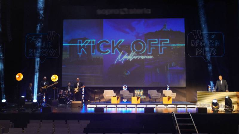 scénographie scénique - lumière, mur led, mobilier