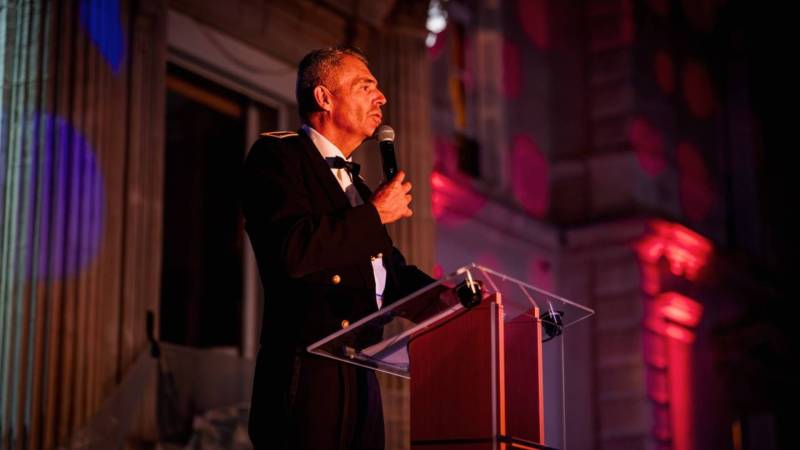 pupitre pour discours - soirée de gala marseille