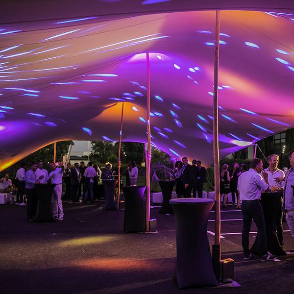 Un lancement de produit / Inauguration / Discours